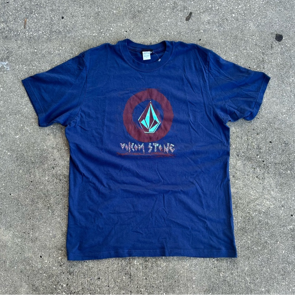 Y2K vintage Volcom t shirt